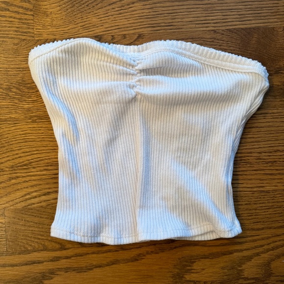NWT URBAN OUTFITTERS ribbed strapless shirred top shirt Size SMALL - Picture 1 of 3